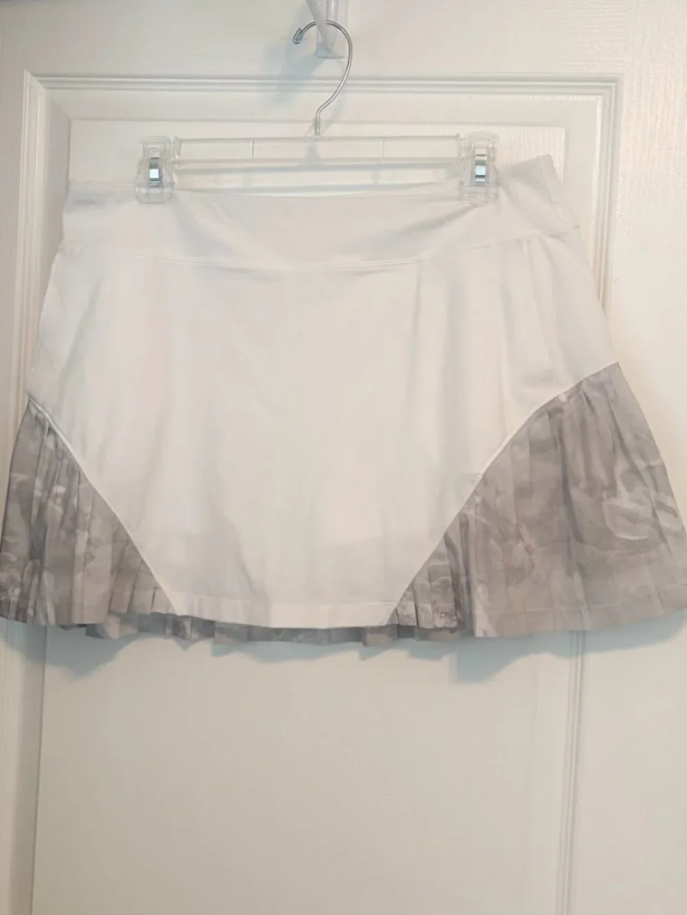 Under Armour Fitted Heat Gear Pleated Pockets Pull On Golf Short Skort Skirt